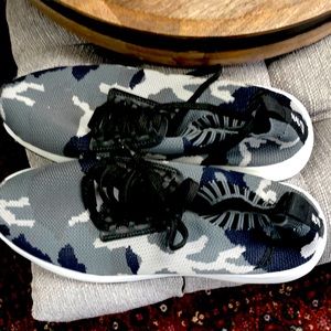 Nautica camo slip-on sneakers